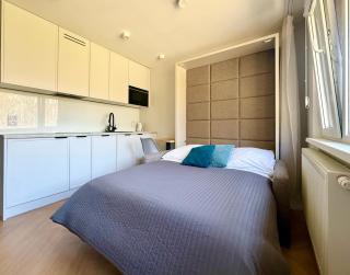 Cozy Stay Batorego Apartment - 1