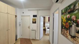 Iva Two-bedroom Apartment Tour As with Balcony and AC, Newly refreshed for 2026, near Medical Faculty in Ljubljana - 2