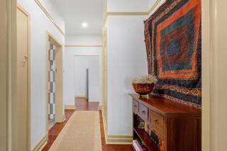 Art Deco Elegance in New Farm - 1