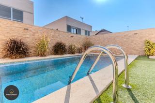 Piscina Privada + Jardin + Parking Privado - 1