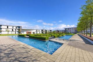 Elegant City Centre Apartment at The Vizion - Balcony, Free Parking, Fast WiFi and 50'' Smart TV by Yoko Property - 4