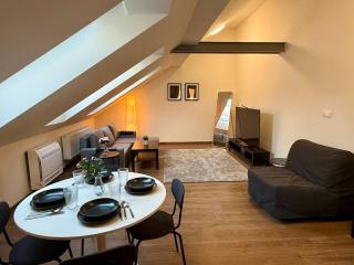 Modern Attic Apt in Old Town | TV | Washer & Dryer - 2