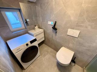 Modern Attic Apt in Old Town | TV | Washer & Dryer - 1