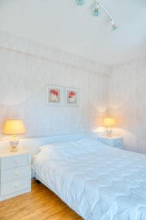 Bright Seaview Apartment for 6 - 6