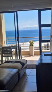 Blue Horizon Hideaway - 9