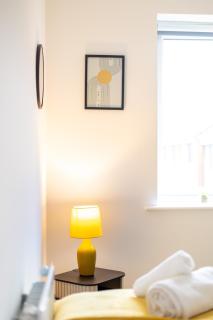 Modern 3 Bed Derby Home with Free Parking - 8