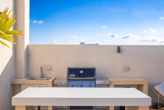 Calatt - Luxury, design, rooftop pool, and a prime location - 4