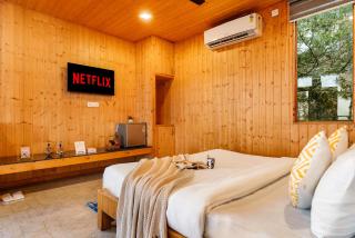 Alaya Stays Cloudcatcher 4-BHK Pet-Friendly Villa, Outdoor Seating and Valley View - 7