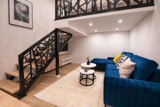 Broadway Suite N14 - 5