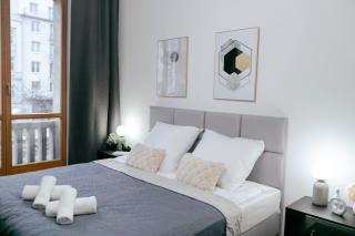 Heart of City Center Apartment with Parking - 4