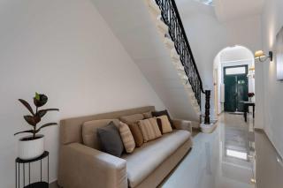 Four Bedroom Typical Maltese Townhouse - One Minute Away From The Seafront - 3
