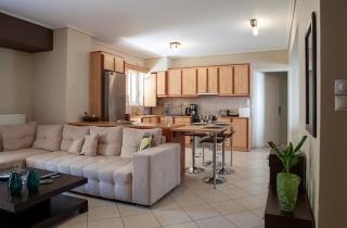 Bright, Spacious & Cozy Acropolis Apartment - 0