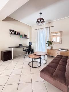 Bright, Spacious & Cozy Acropolis Apartment - 7