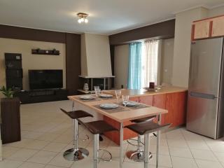 Bright, Spacious & Cozy Acropolis Apartment - 9