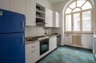 CENTRO - Piazza Della Badia - 5