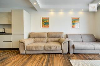 Stylish Beachfront 2 Bedroom Home Near Coast and Dining - 4