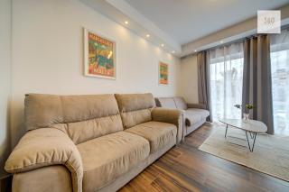 Stylish Beachfront 2 Bedroom Home Near Coast and Dining - 3