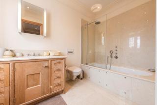 Luxurious SeaView Apartment Bar - 4 Double BDR - 5