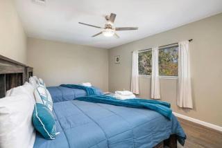 Spacious 4BR Home with Pool BBQ & Games - 3