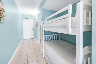 Pelican Beach Resort 1103 - 1