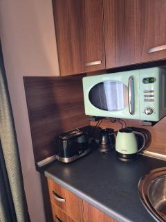 Sun-Kissed Emerald Studio Panorama View Ski & Bike - 2