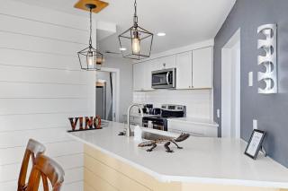 The Inn at St. Thomas Square #1304B - 4