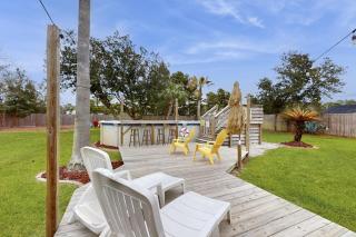 Poolside Palms Paradise - 8