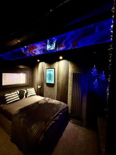 Woodland Escapes Glamping - The Shack - 2