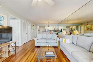 Pelican Beach Resort 1717 - 5