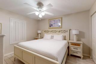 Pelican Beach Resort 502 - 1