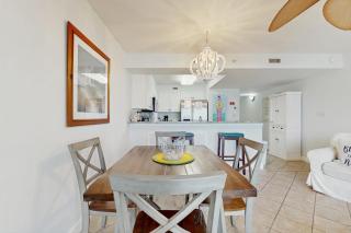 Pelican Isle 205 - 4