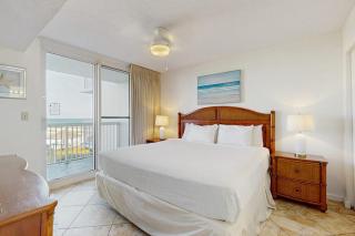 Pelican Beach Resort 415 - 3