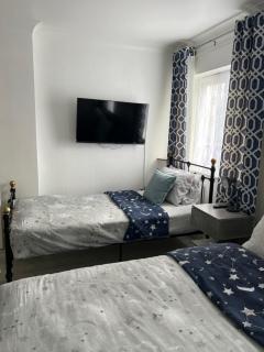 Stylish Madison Apartment - 4