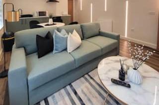 Bright 1-Bed City Stay - Walk to DMu & Hospital - 9