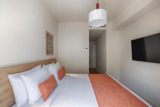 Leon by Zoia Living - 1