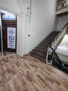 Hotel Regal Gate - 3