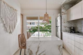 Lullaby of Waves, A Spectacular Escape - 4