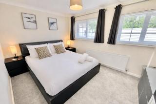 Courtyard Cottage - Two Bedroom Home Close to Bournemouth Town and Beaches - Sleeps 6 - 2