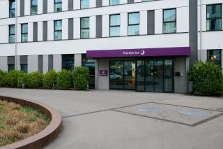 Premier Inn Freiburg City Nord - 1