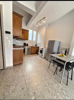 Plaka Luxury Apartment - 4