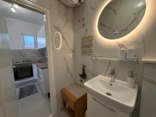 White Hill Studio-Apartments - 6