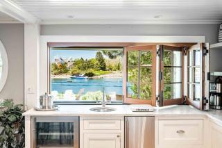 Ocean Pointe - 5 Bedroom 4 Bath Water Front Home - 2