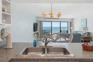 Beachfront Condo, Direct Access to Sugar Sand Beach, Heated Pool and Balcony Views - 2