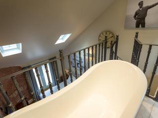 NoTwenty9 Bar and Restaurant - 8