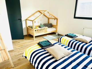 La Normandine, mer, histoire, plage débarquement gold beach, maison 4 chambres, spacieuse avec jardin et parking gratuit - Asnelles - 1