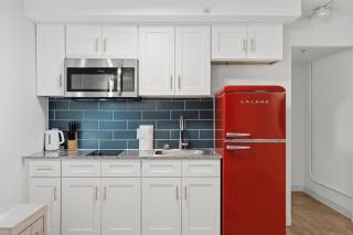 Boutique-style studio with modern comforts - 2