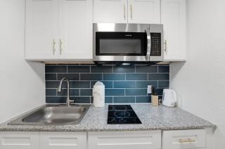 Modern Centro studio with cozy finishes - 7