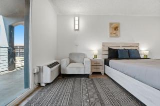 Contemporary Centro Flats studio getaway - 7