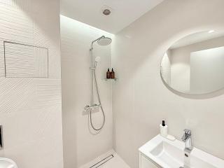 Aviva Living Studio Apartment - 2