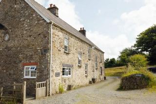 Charming Coastal Farmhouse with Sea Views & Garden - 1